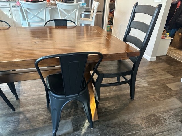 Pottery Barn Toscana Extendable Dining Table - Excellent Condition - 74"-104"
