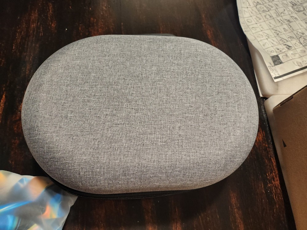 Oculus 3 Accessory Set: Case, Skins, And Charger Base