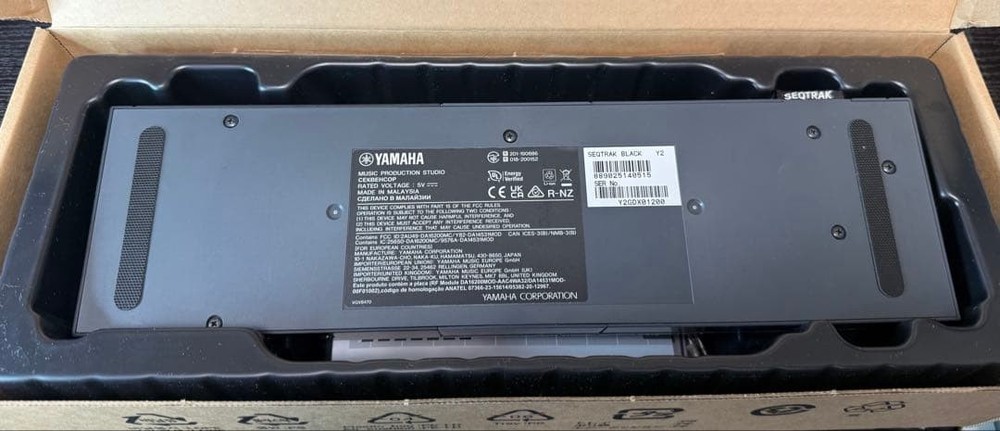 YAMAHA SEQTRAK Black Music Production Studio Sampler Synthesizer [Excellent]