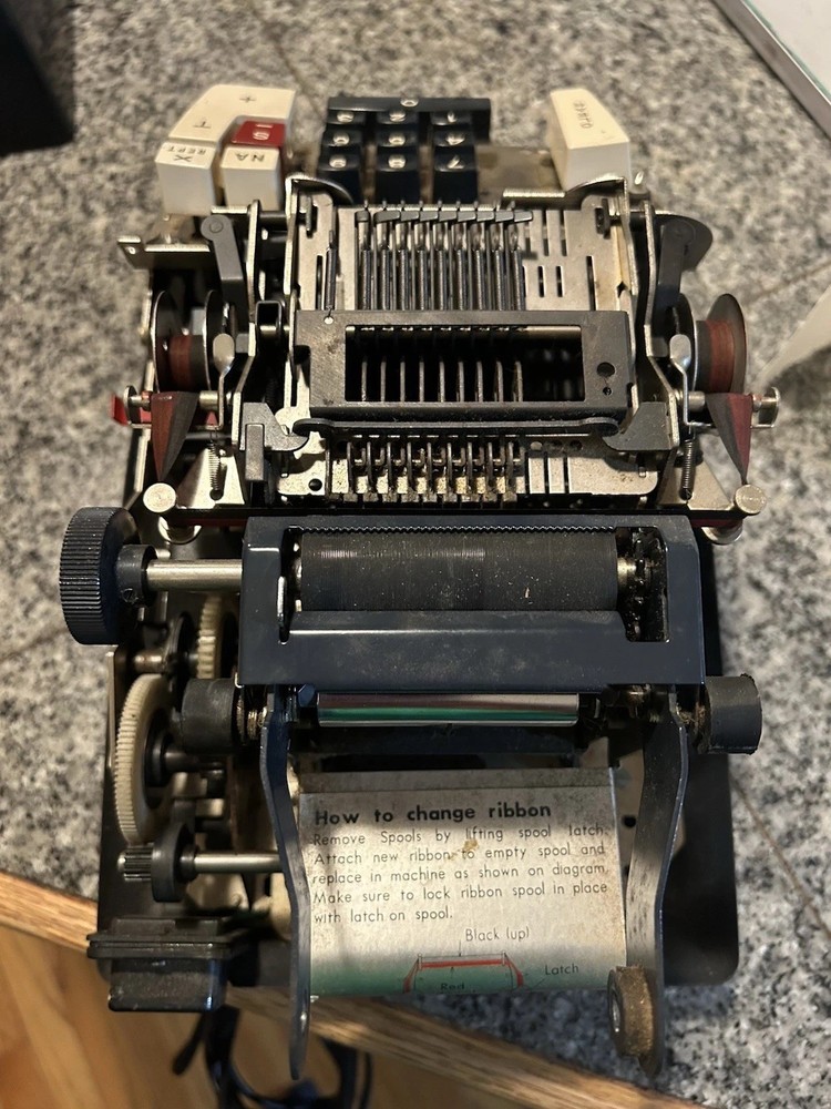 Commodore 207CB Electronic Adding Machine Awesome Color Scheme Powers On Used