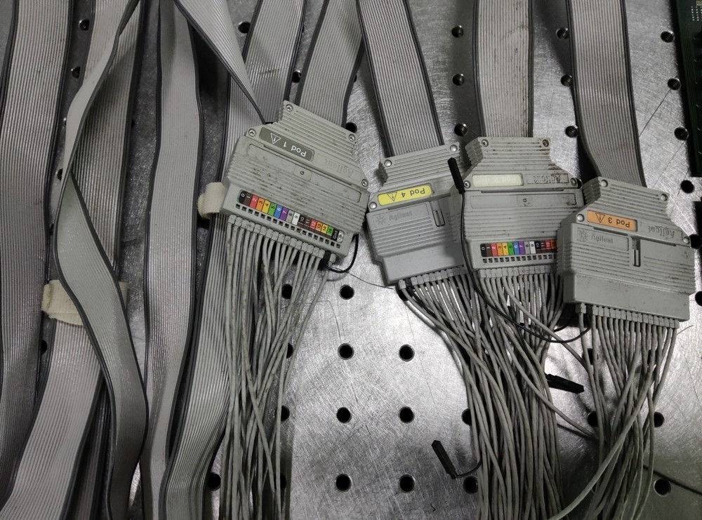 Agilent 16911 acquisition module contains two wiring