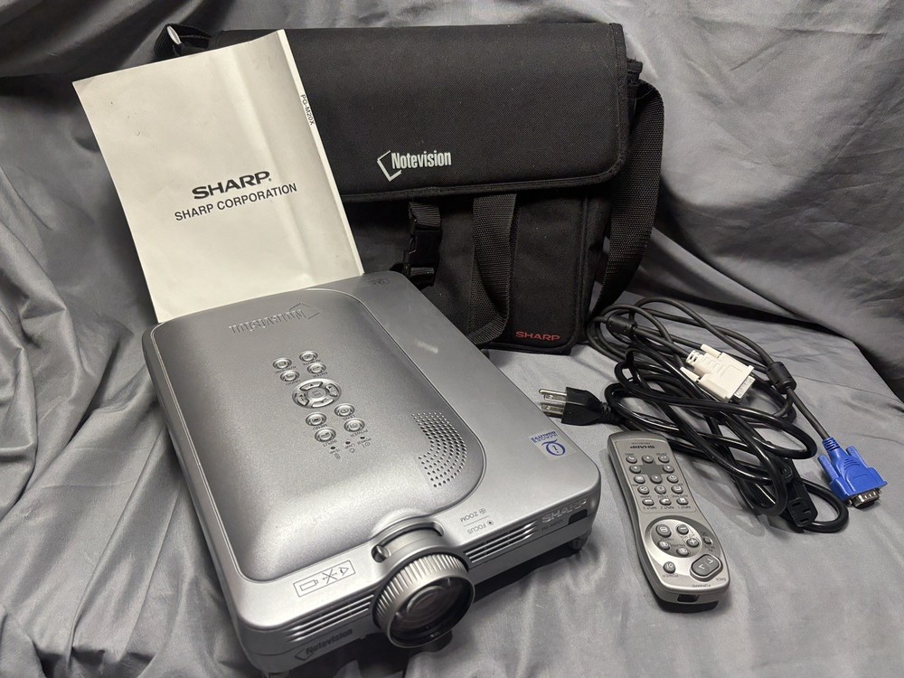 SHARP NOTEVISION PG- M20X DIGITAL VIDEO PROJECTOR W/ ACCESSORIES DLP