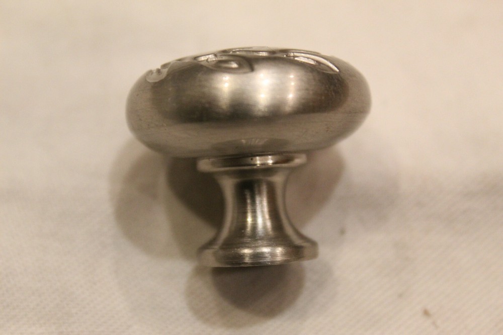 One Heavy Round Solid Brushed Nickel Cabinet Drawer Pull Leaf Design J-12