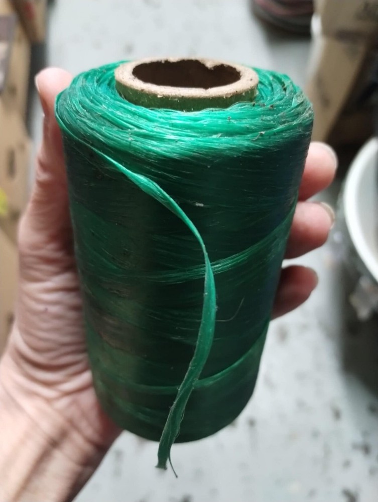 Imitation Sinew Natural Artificial Deer 8 oz GREEN