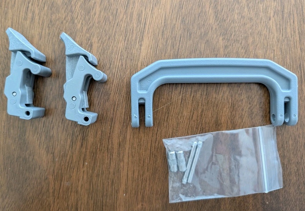 Pelican 1170 Replacement Handle & Latches, Silver (Gray)