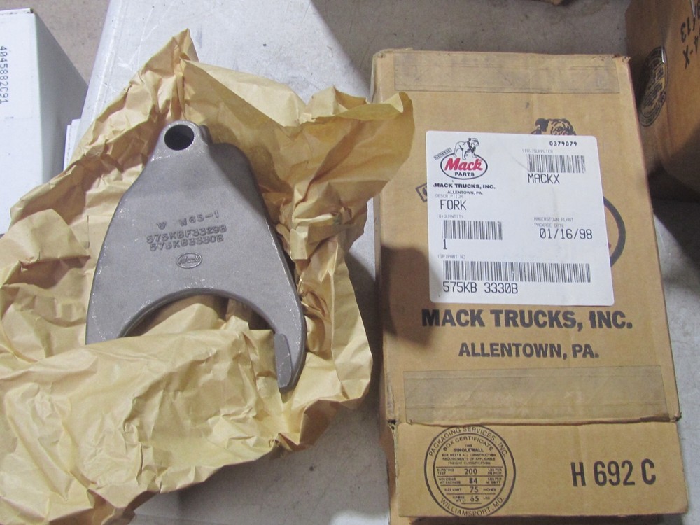 NEW GENUINE OEM MACK SHIFT FORK 575KB3330B