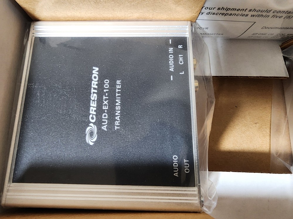 Crestron AUD-EXT-100 Transmitter and Receiver Audio over CAT5 Extender Open Box