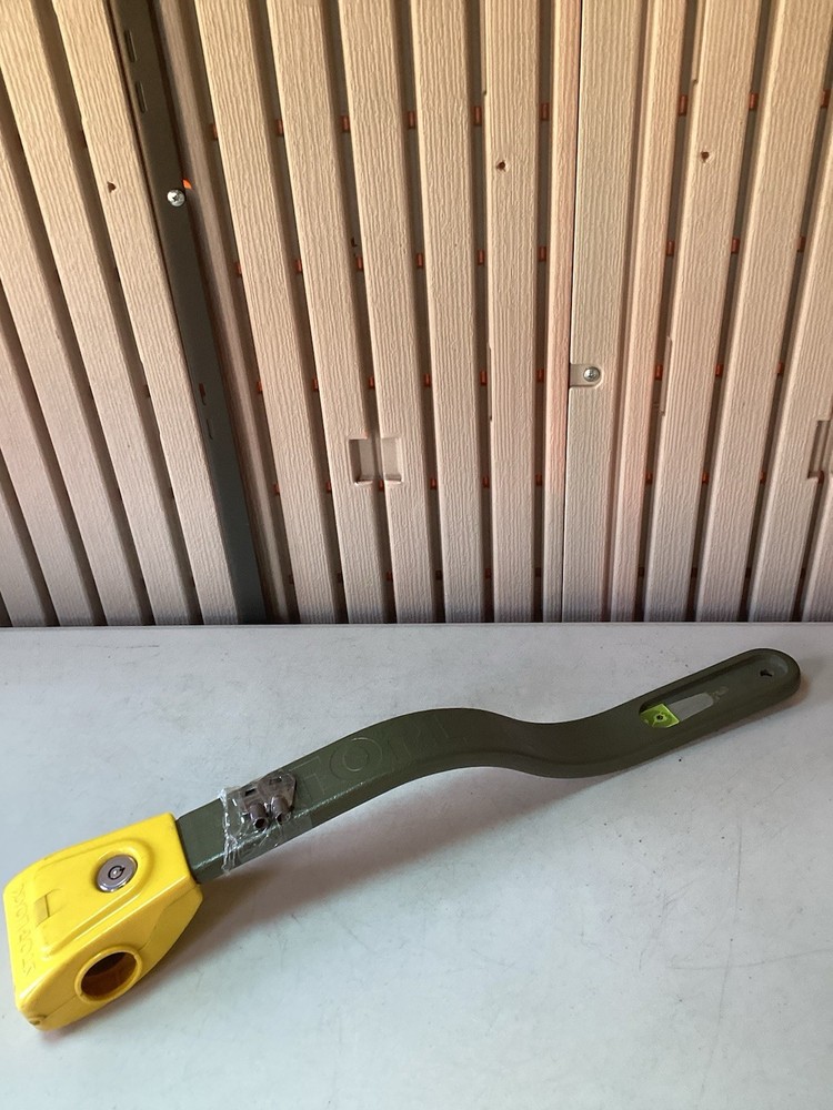 Stoplock Pulsar Car/Van Steering Wheel Lock With 2 x Keys - Missing Red Pulsar.