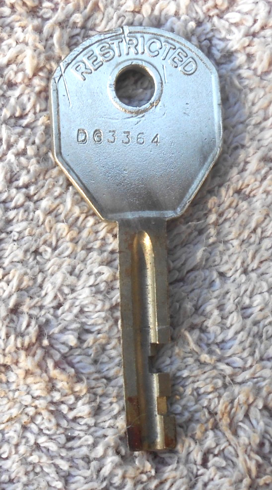 (1) ESD Laundry Coin Box Key DG3364