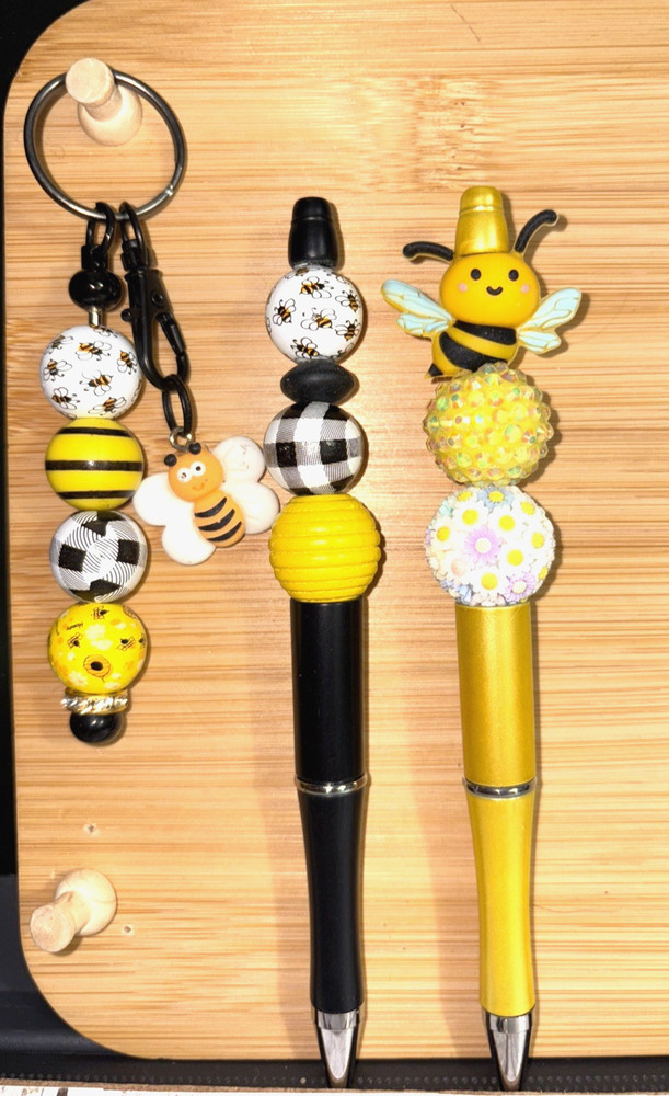 HAND MADE BEAD PENS  & BEAD KEY CHAIN - & INK REFILLS- BEE-