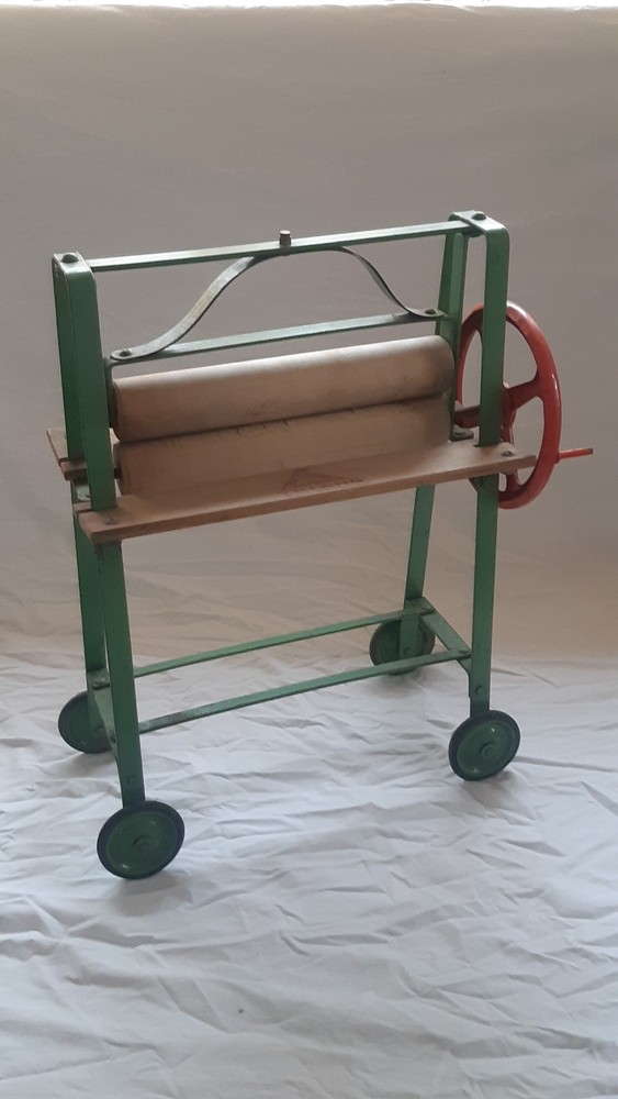Vintage Tri ang Child size Mangle (Tri-Ang TRIANG)