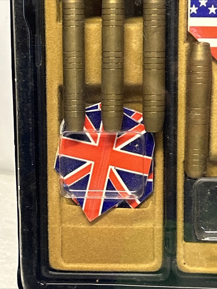 Players Edge Deluxe Dart Set