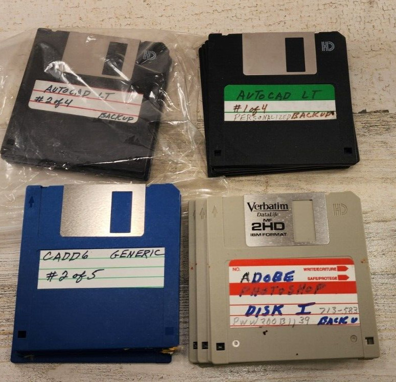 Lot of 18 3.5" Computer Disk