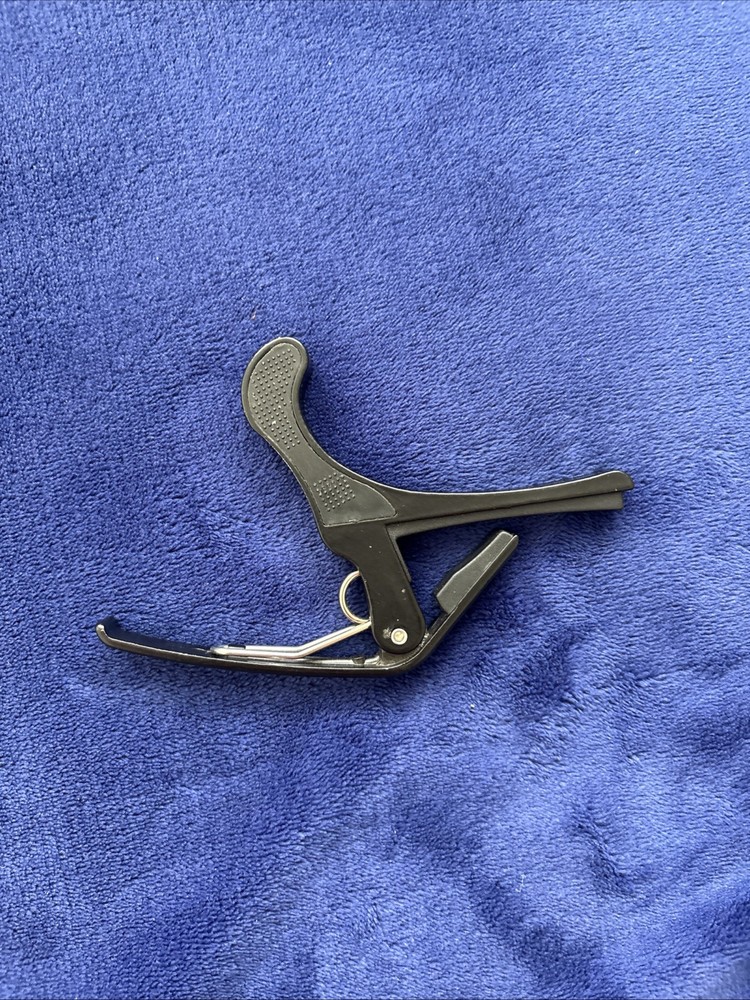 Yamaha Black Guitar Capo