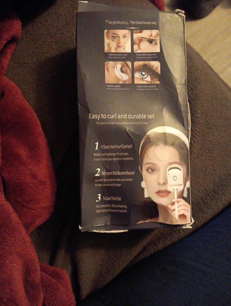 Electric Eyelash Curler White/ Dented Box