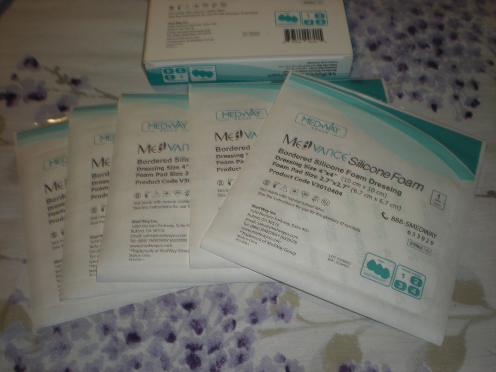 MedVance Silicone Bordered Silicone Foam Dressing Size 4" x 4" - 5 per box