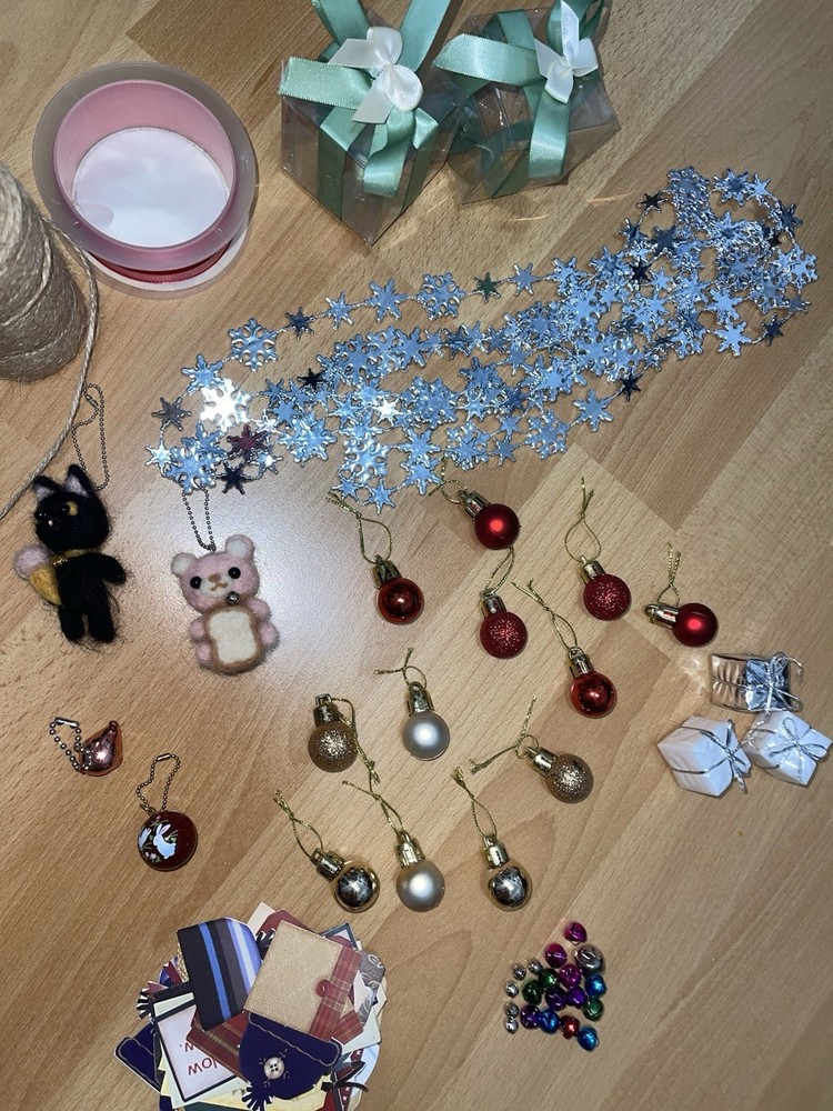 16” Christmas Tree Decorating Set + Gift Wrapping Materials
