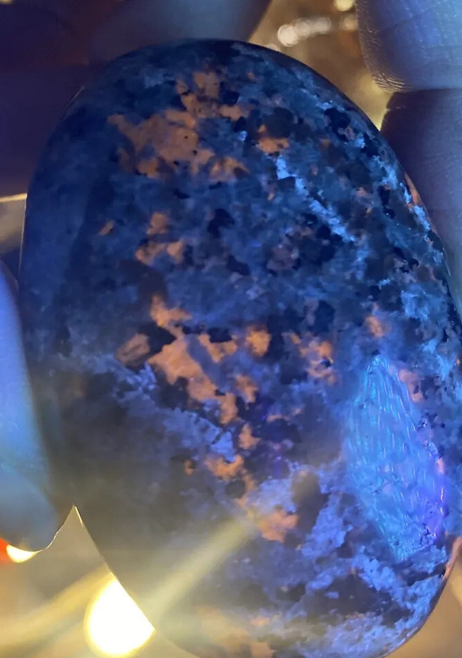yooperlite palm stone
