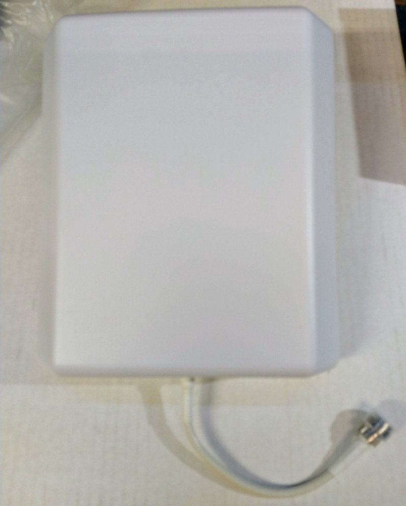 Terrawave Solutions Ventev's Patch Antenna Model #M3070100P11206-B