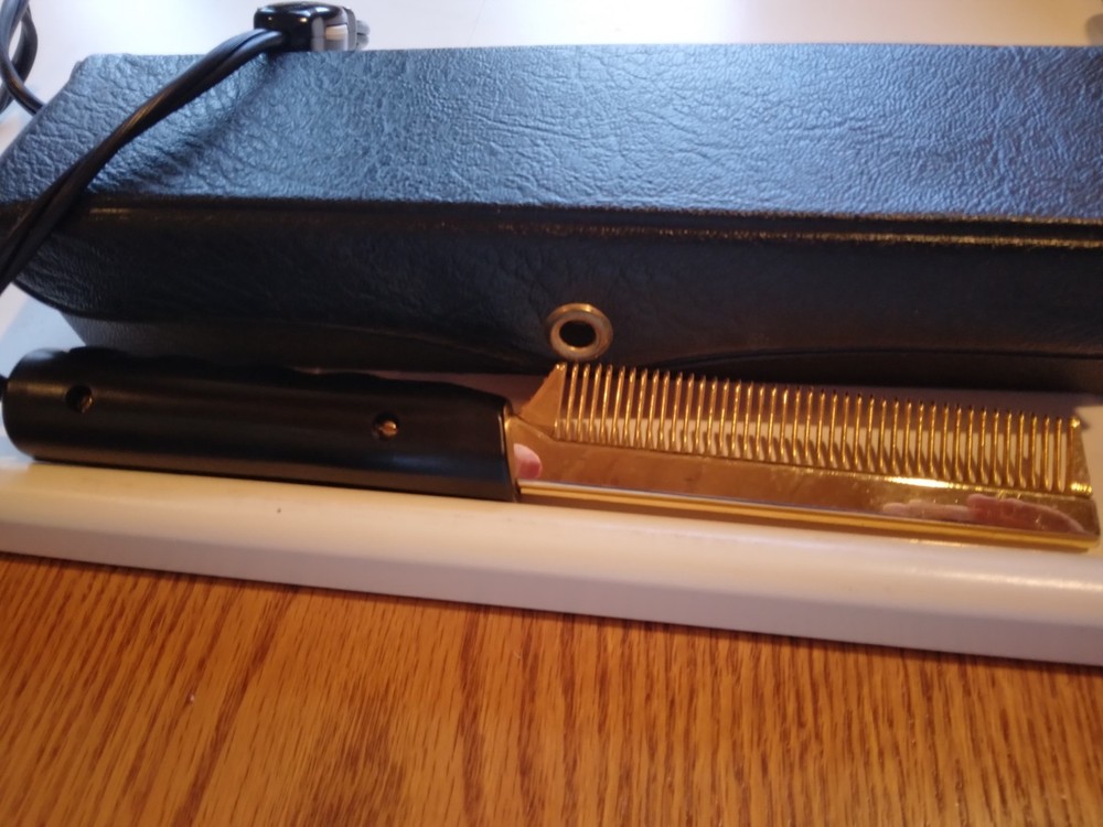 Deluxe Electra Hot Comb. By Swank With Storage Case*TESTED