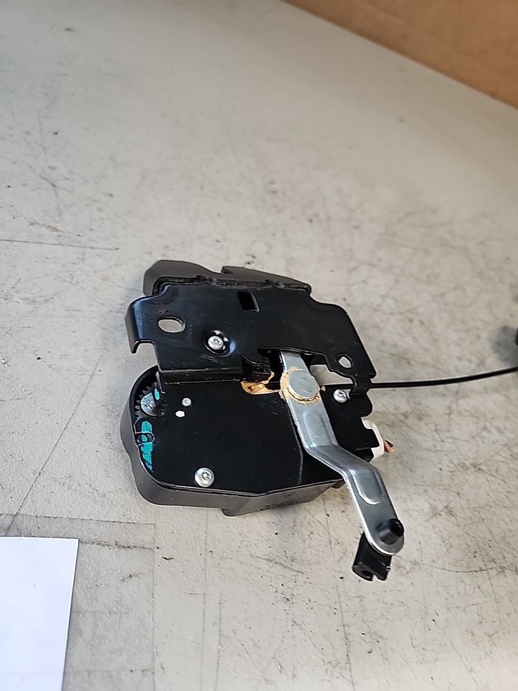 2016 Nissan Versa Power Trunk Latch