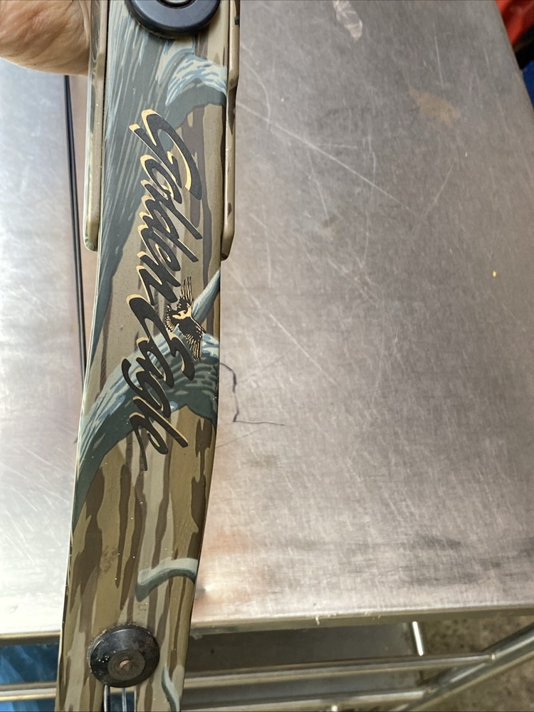 Golden Eagle Carbon Hawk System Compound Bow 38” RH