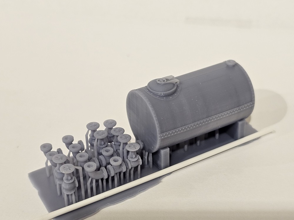 HO Scale Oil Tank and Valves