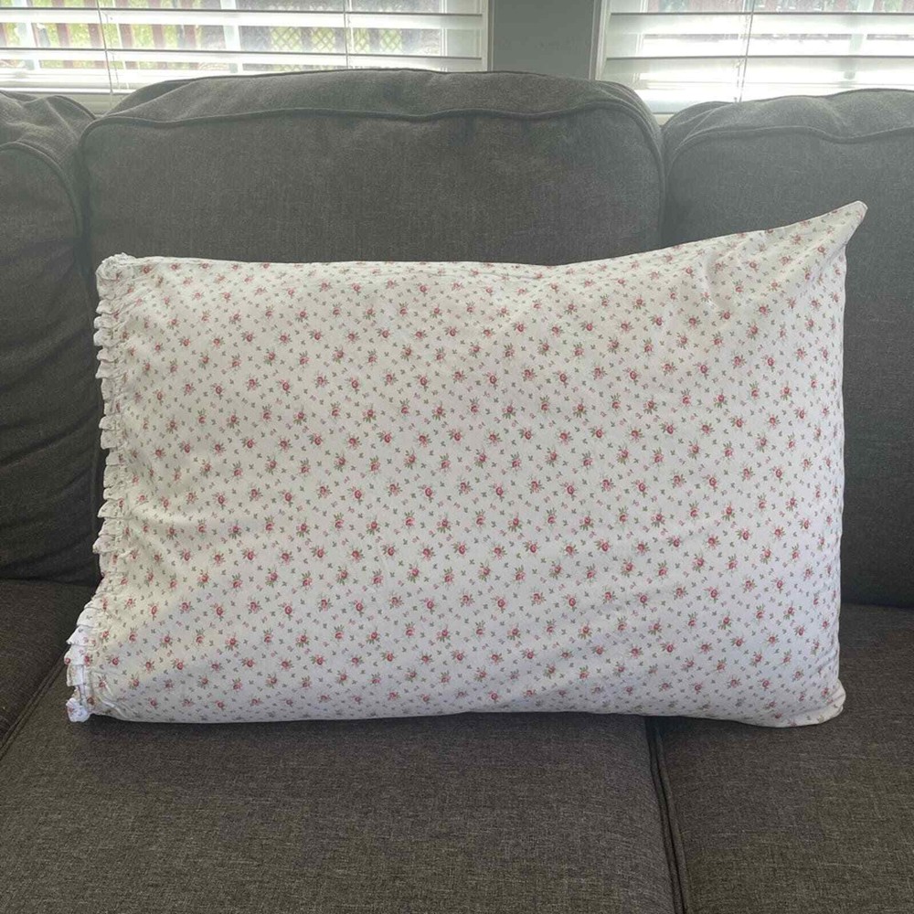 Vintage flowered ruffled pillowcase