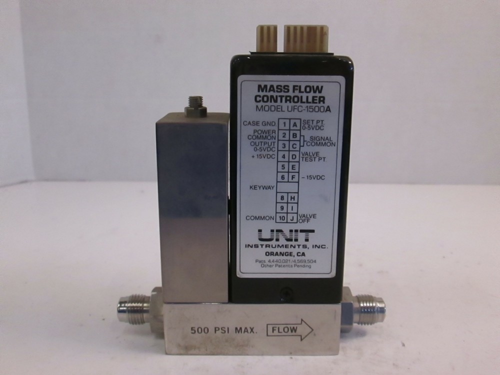 Unit UFC-1500A Mass Flow Controller, Gas, O2, 200 SCCM