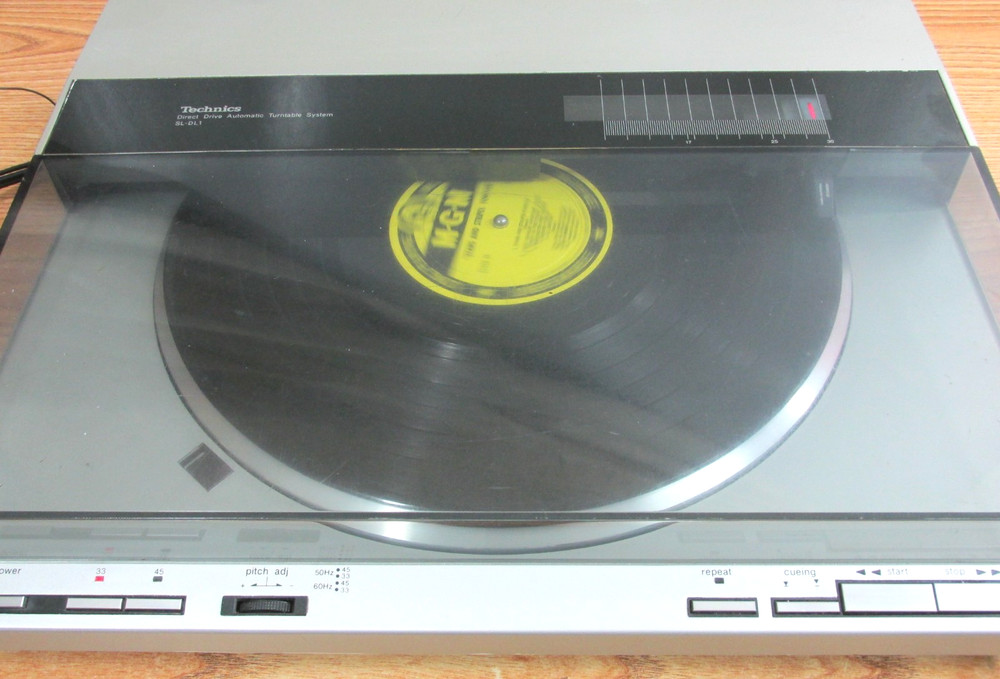 Technics SL-DL1 Direct Drive Linear Tracking Turntable-