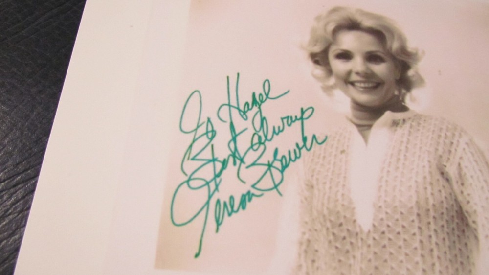 Tereasa Brewer signed Photo (3)