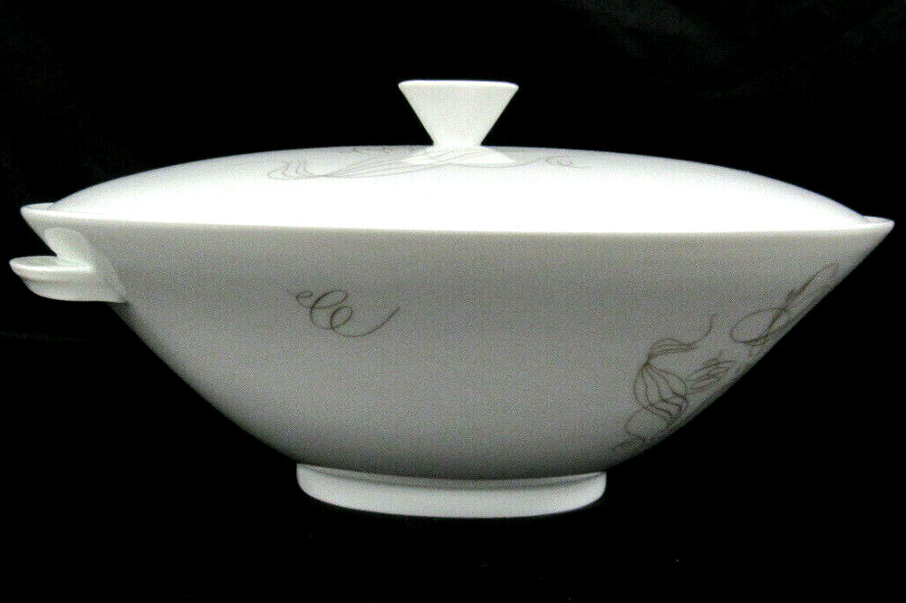 9" Hutschenreuther Selb Triangular Covered Vegetable Serving Dish Trend Pattern
