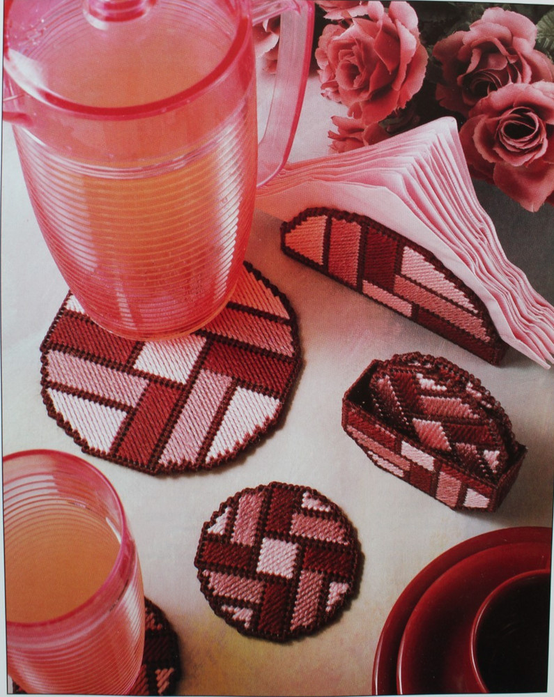 Flying Circle Set Annies Plastic Canvas Club Pattern 1994