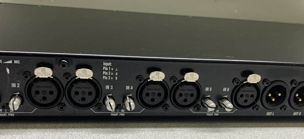 AKG DMM6 Digital Automatic Microphone Mixer 6 Channel input Missing Knobs