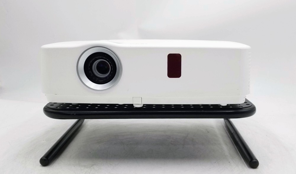 EIKI EK-103X - HDMI - Projector - * Lamp hours 708 *