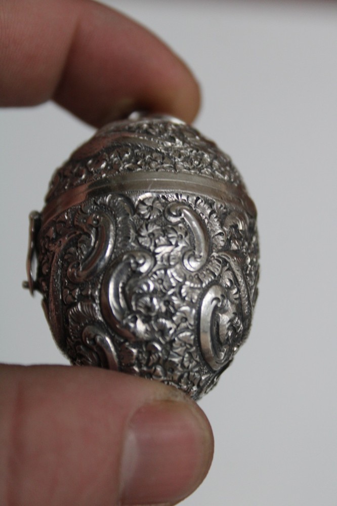 Antique 19th Century Sterling Silver Phoenix Egg Etui Thimble Case & Thimble