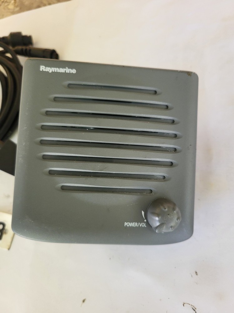 Raymarine RAY240E Active Marine Speaker