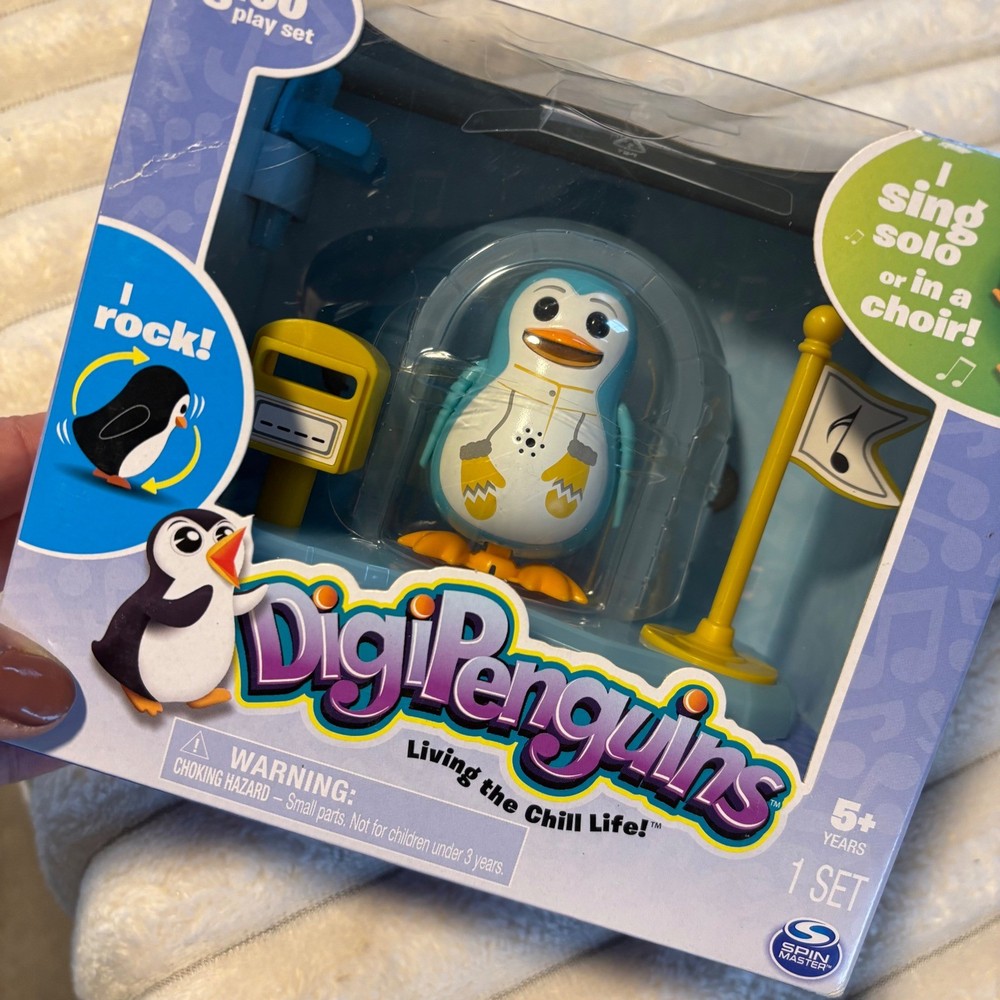 DigiPenguins North Igloo Playset Spin Master New In Box Interactive Toy
