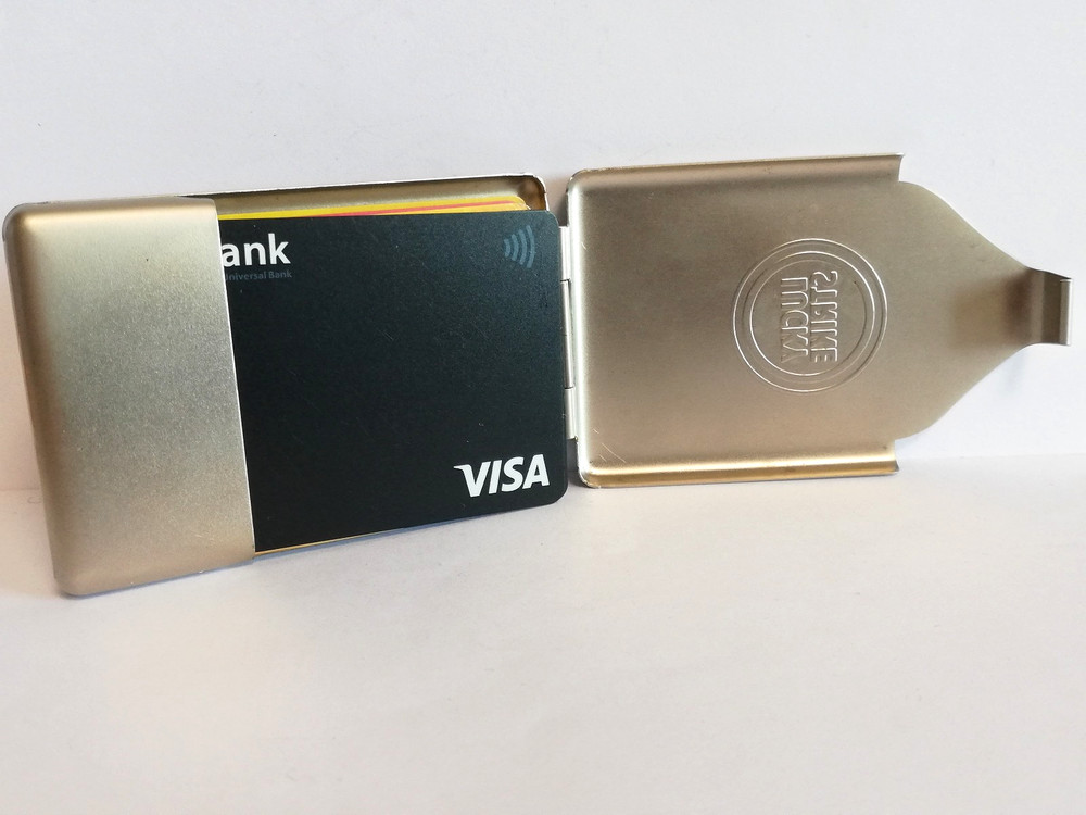 Lucky Strike Small Cigarette Case / Business Card Holder