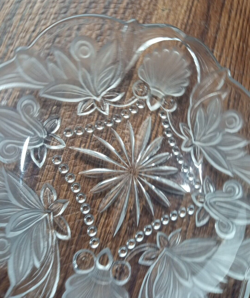 Fleur de Lis 6 3.4" Platter by 5th Avenue Crystal
