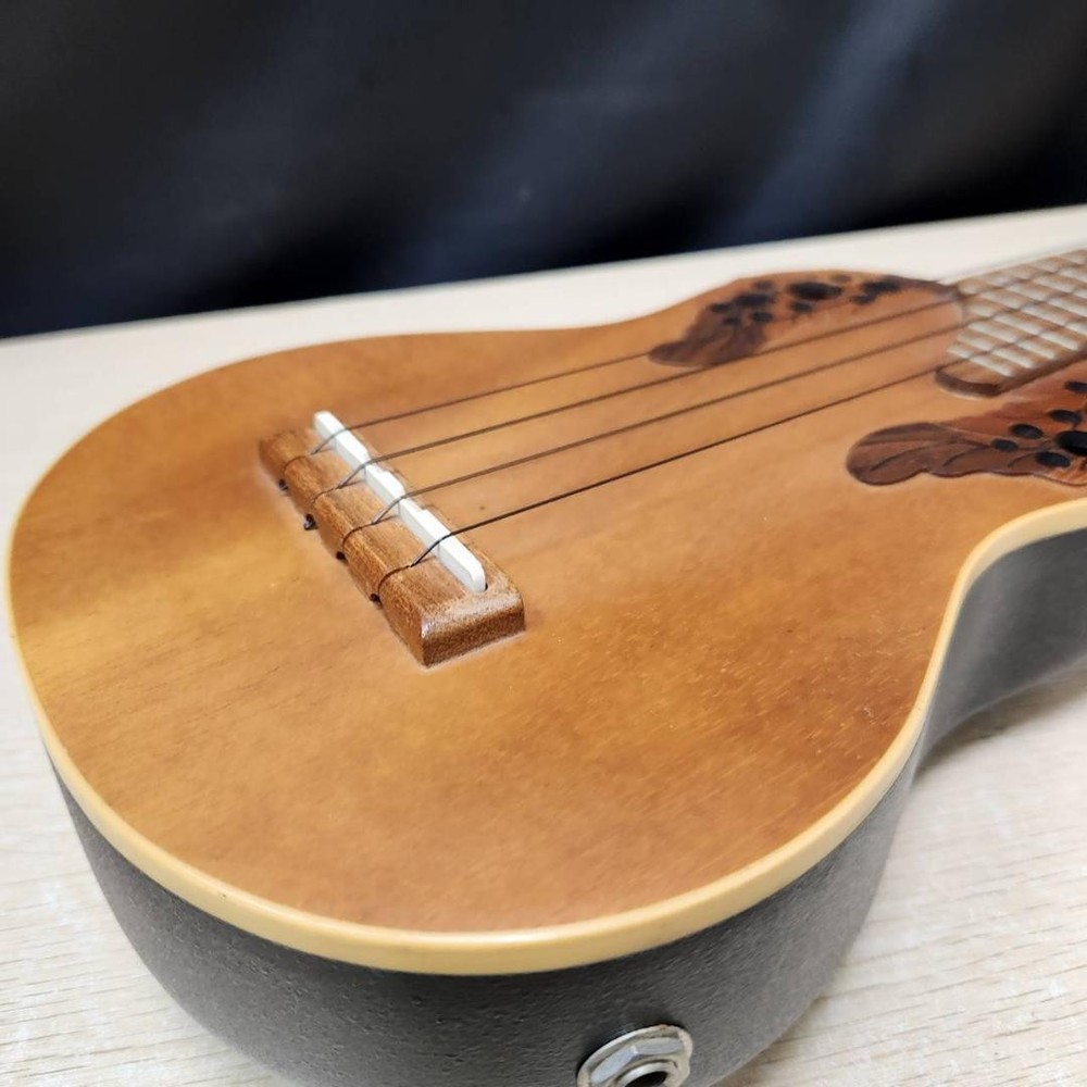 Applause Electric Ukulele Ovation UAE20