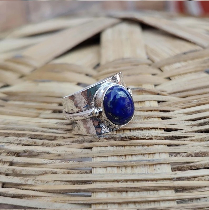 Solid 925 Sterling Silver Blue Lapis Lazuli Hammered Meditation Worry Band Ring