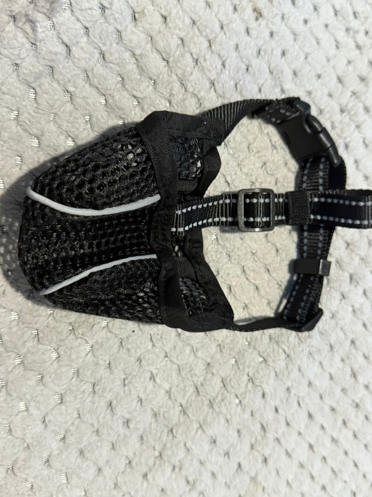 Black Mesh Dog Muzzle Size S Adjustable Barking Biting Chewing Training PET