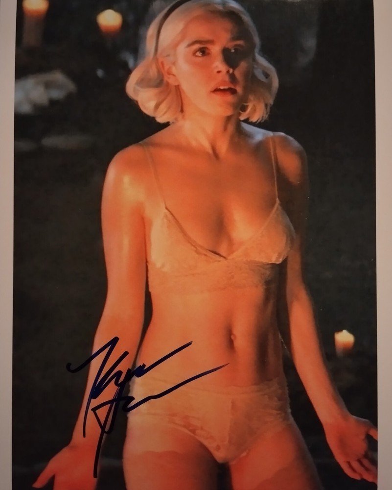 Kiernan shipka signed 8x10