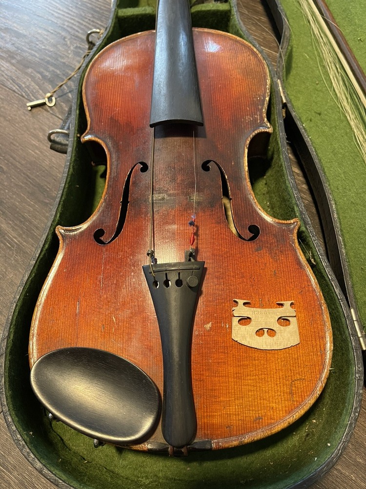 Antique violin