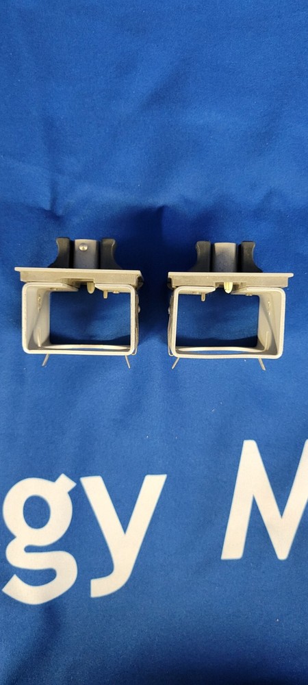 Zeiss LFS200 Fiberoptic Light source Lamp holder