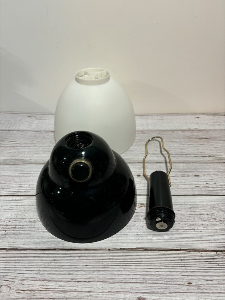 Working Coleman Model 5370-1900 Camping Lantern