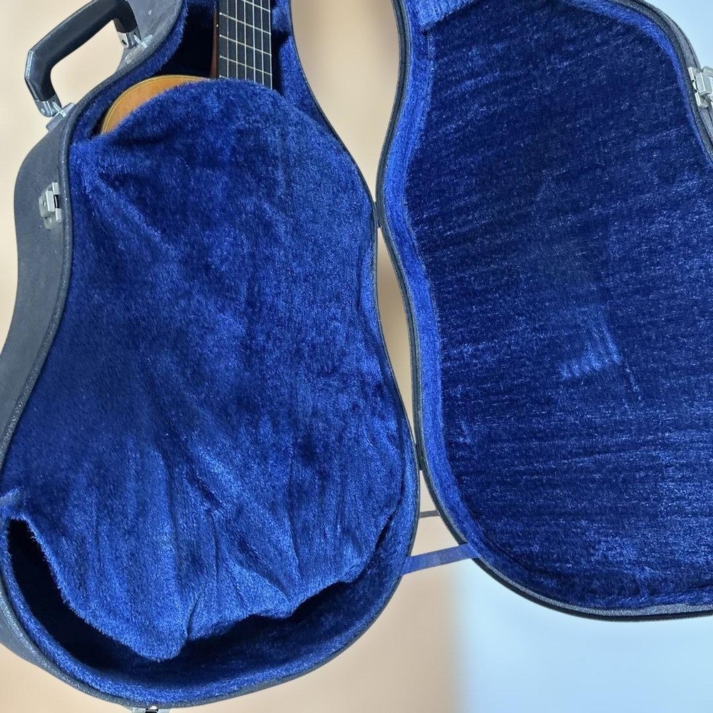 Yamaha C-200 Classic Guitar With Hard Case