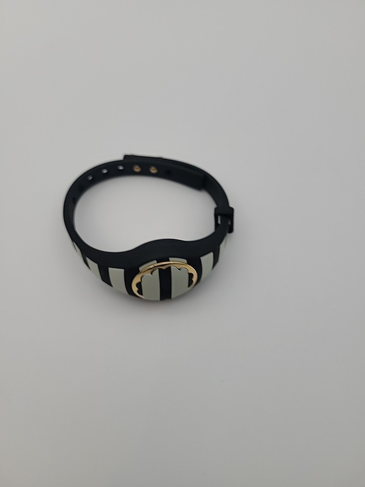 Kate Spade New York Zeebra Stripes Black White scallop activity tracker