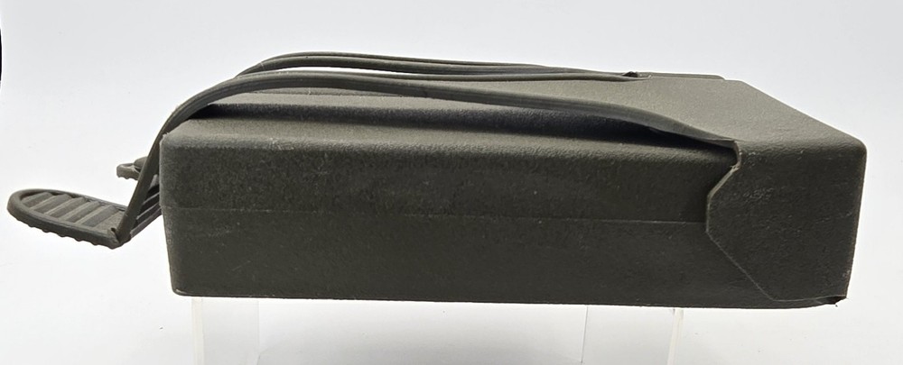 Bw G3, Olive, Pair, Plastic Version, Dated 1980